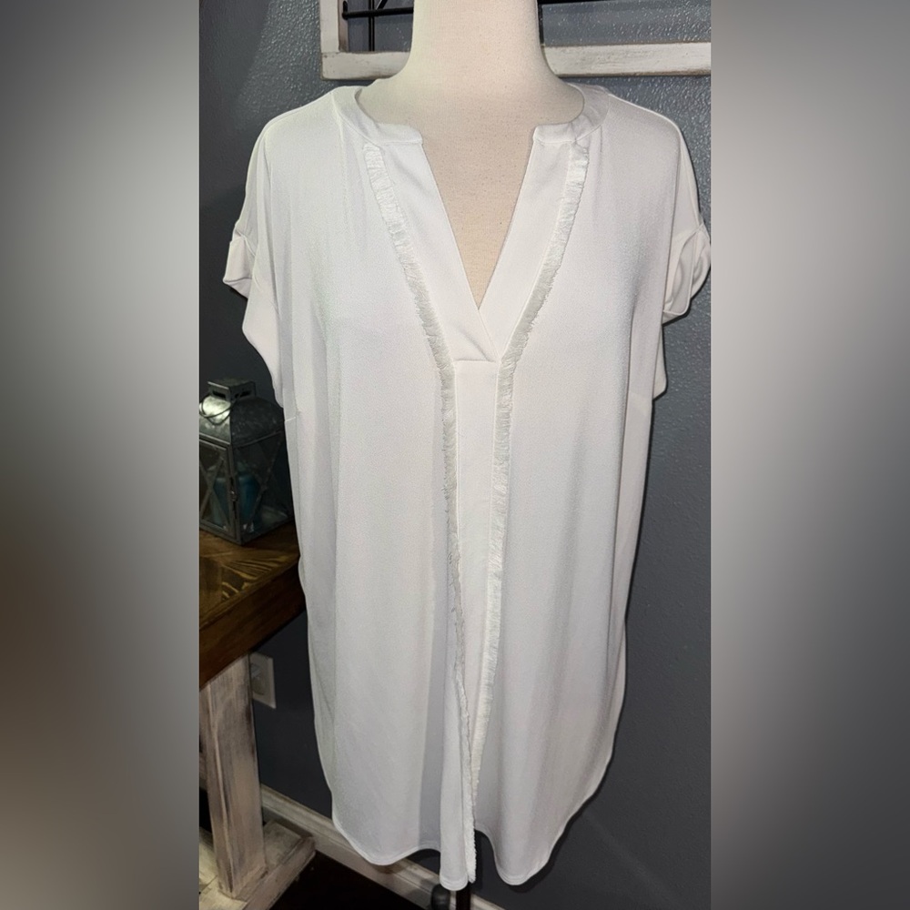 Worthington short sleeve blouse 
Woman’s size 2X
Color polar bear
New with tags